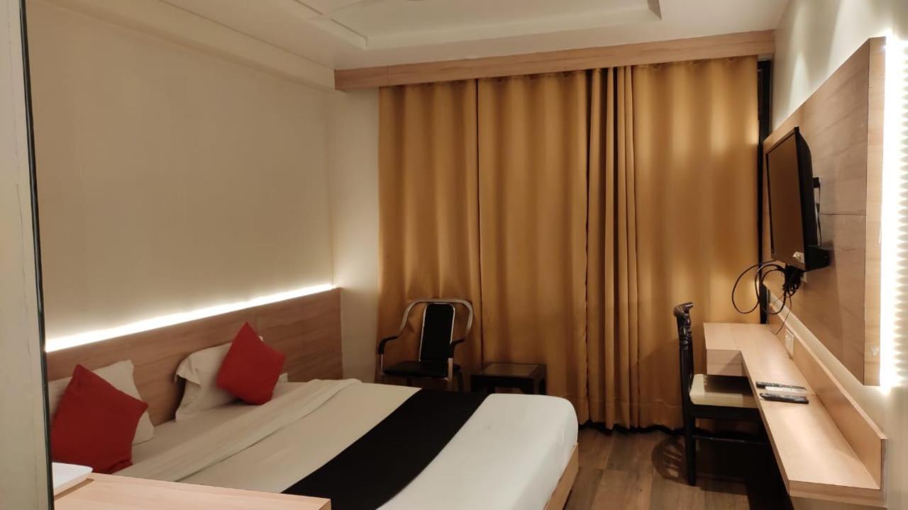 Hotel Poseidon Inn Lucknow Eksteriør billede